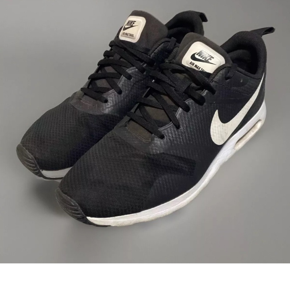 Nike Air Max Tavas Womens Size 10.5 Blck White Athletic Running Shoes 705149-009 - Picture 2 of 8
